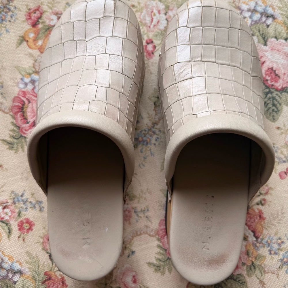 M. Gemi Cream Mules with Woven Leather and Wooden Sole - Picture 2 of 9